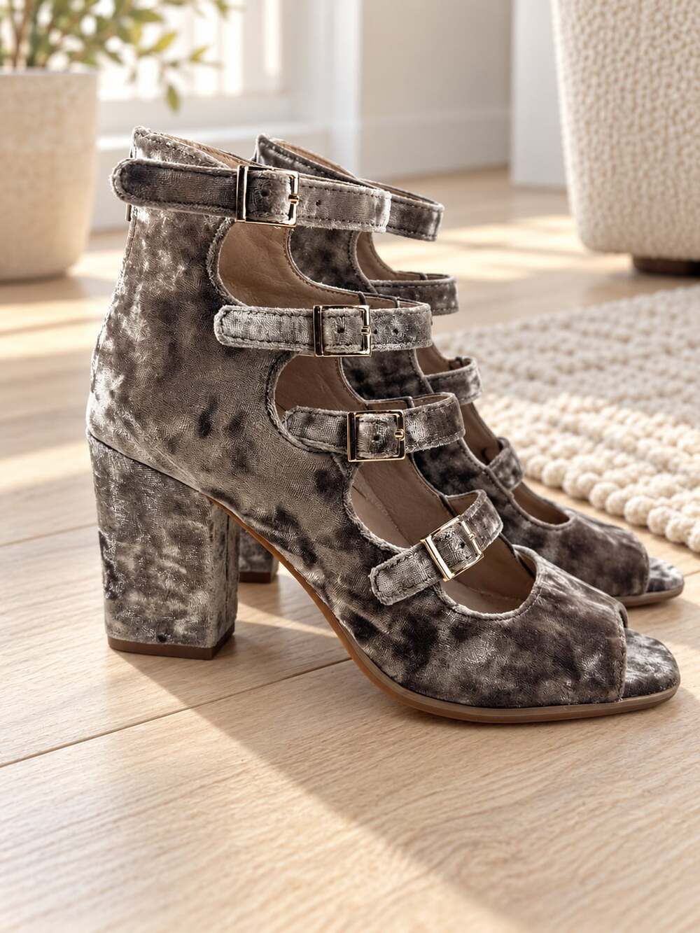 Seychelles Kayak Gray Crushed Velvet Caged Sandals Block Heel 7.5